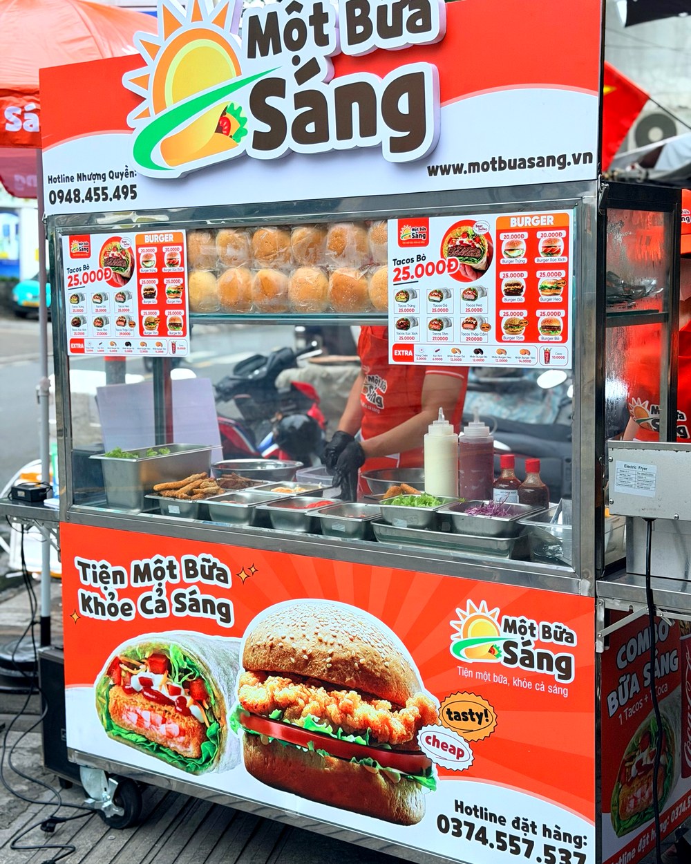Xe đẩy Một Bữa Sáng đầy đủ menu